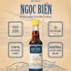 Nước mắm truyền thống Ngọc Biển – Đậm vị nguyên chất từ biển Quảng Bình Bạn đang tìm một nước mắm truyền thống thơm ngon, nguyên chất, an toàn cho cả gia đình? Nước mắm Ngọc Biển được sản xuất theo phương pháp ủ chượp truyền thống 18 tháng từ 100% cá cơm tươi và muối biển sạch, tạo nên hương vị đậm đà, màu cánh gián tự nhiên và hậu vị ngọt thanh đặc trưng.