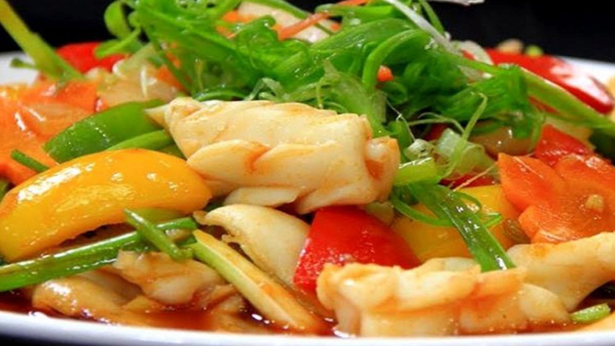 Mực xào rau củ chua ngọt